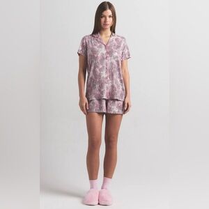 NWT, SKIMS Shorts Sleep Set – Bloom Mini Multi Animal (Small)